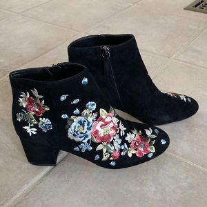 Women’s Black Suede Boots - like new -White House Black Market